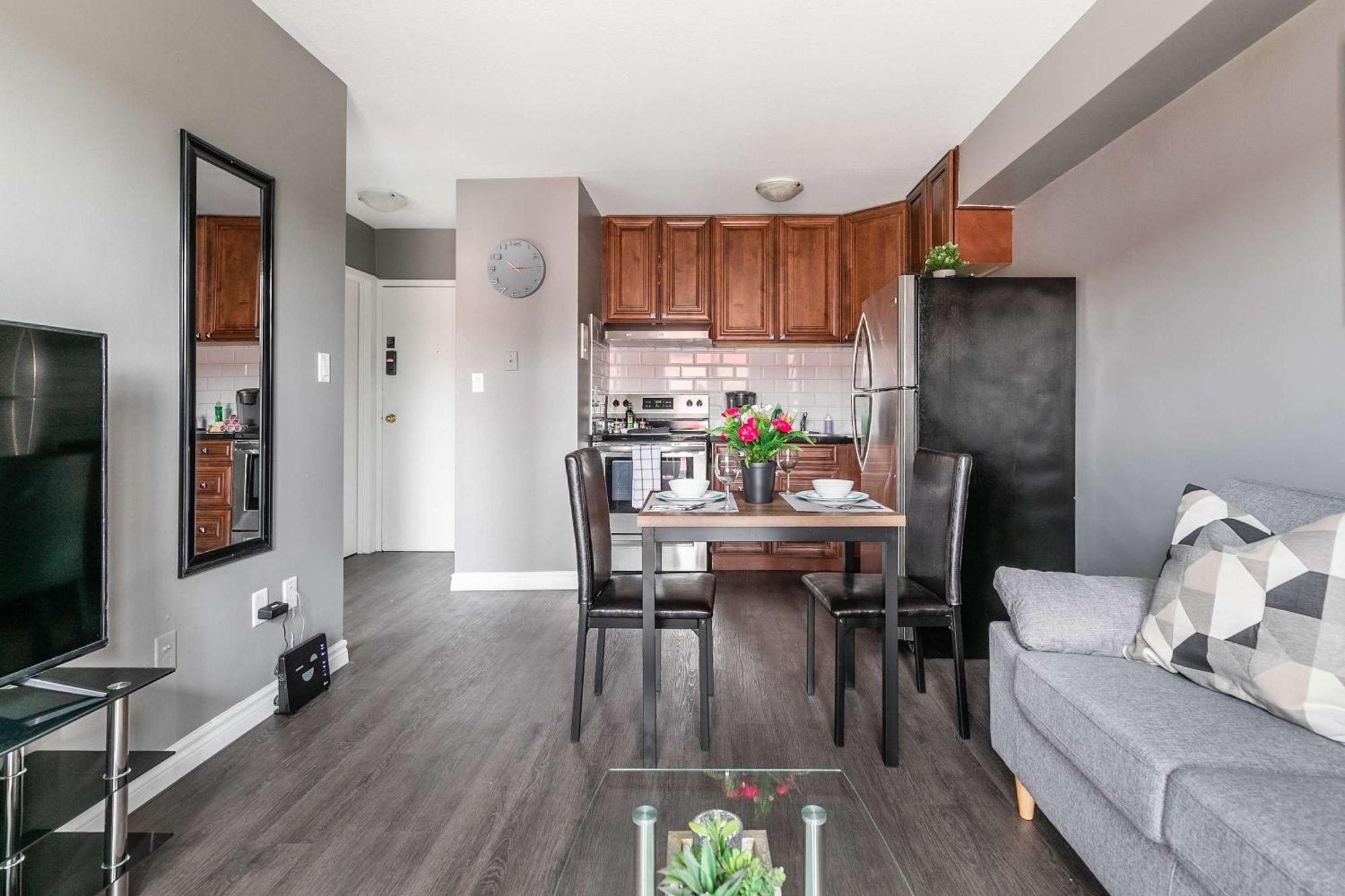 Glenview West Apartment W Patio - Near Downtown Hamilton Buitenkant foto