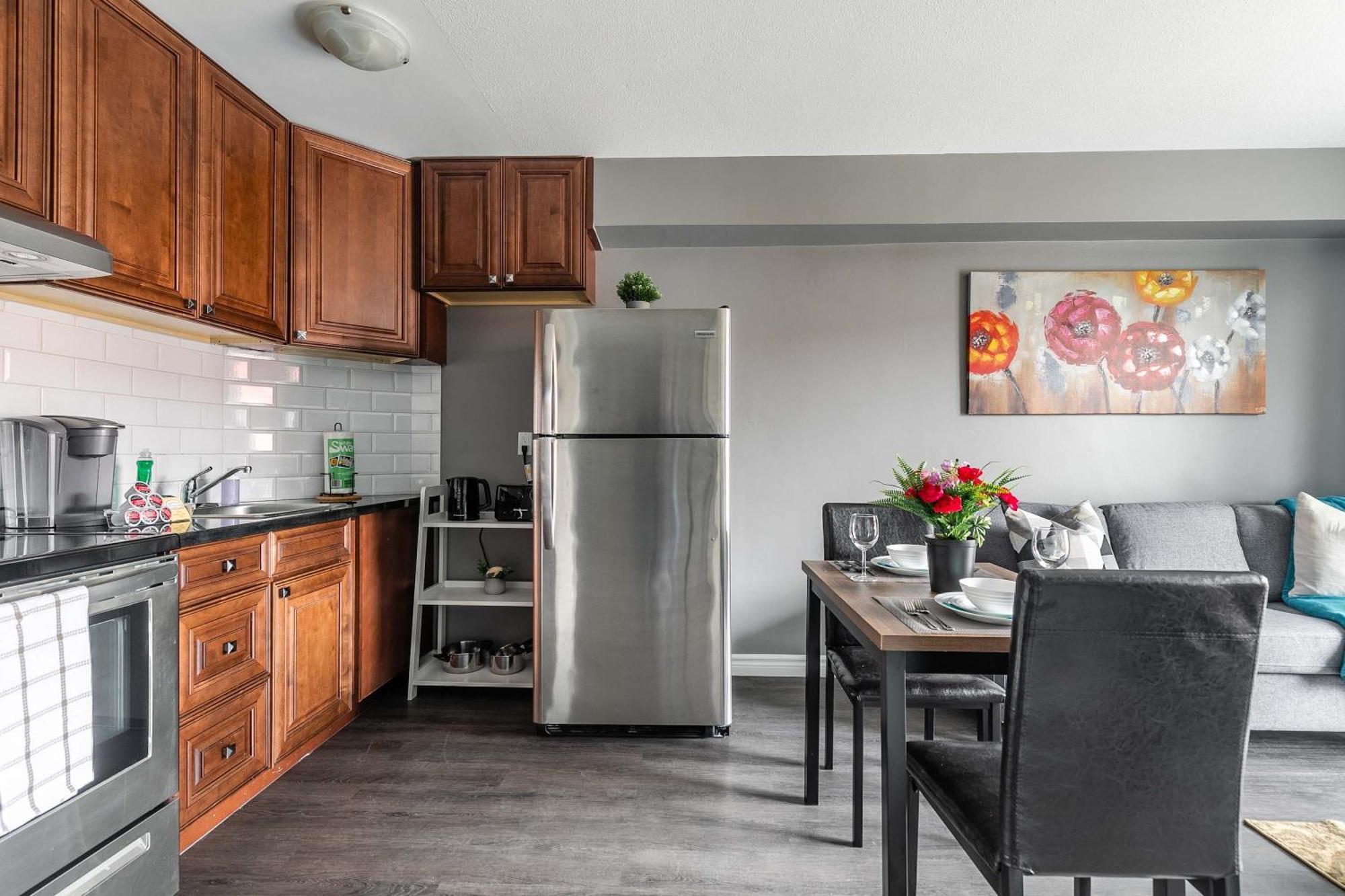 Glenview West Apartment W Patio - Near Downtown Hamilton Buitenkant foto